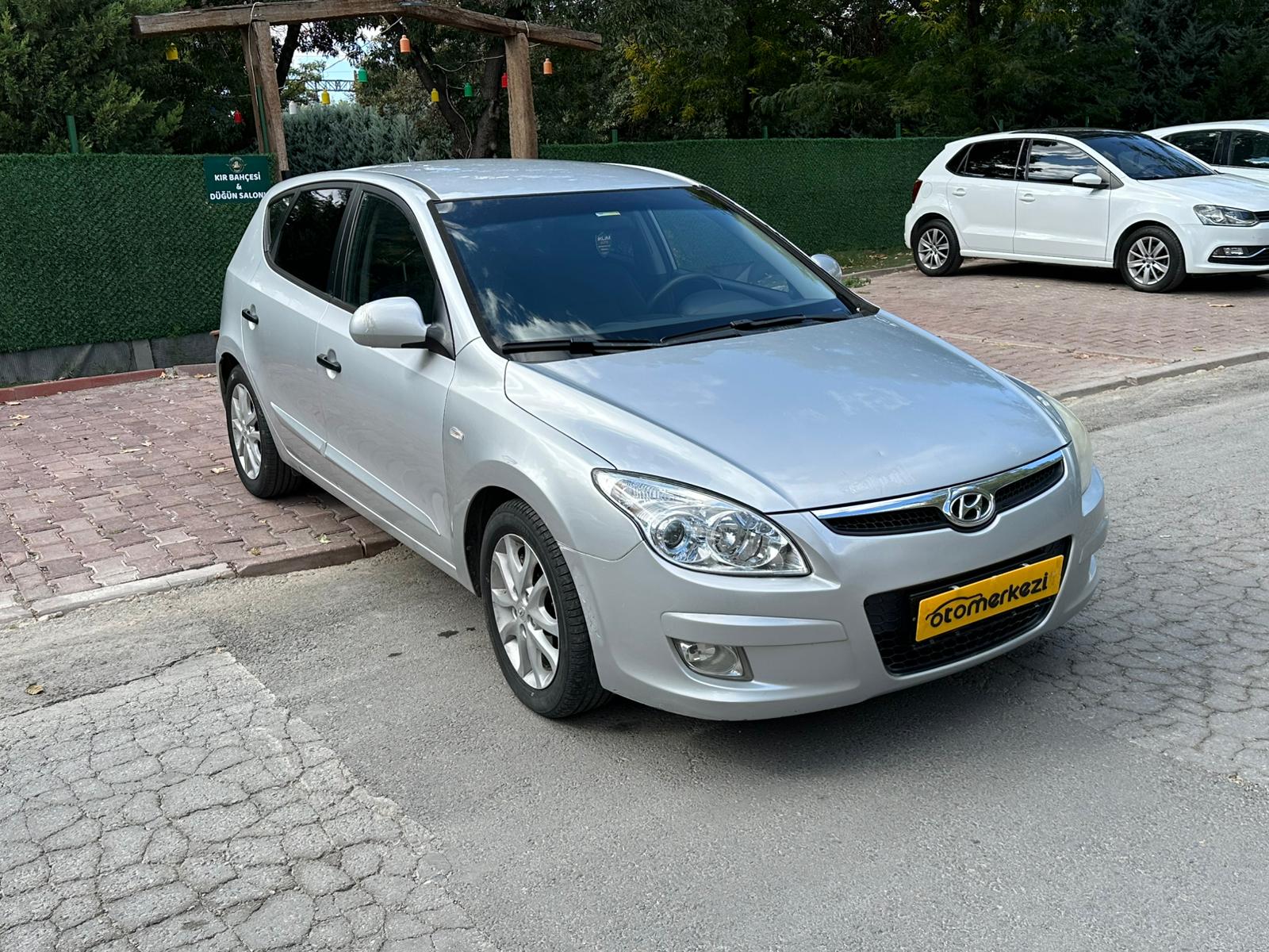 HYUNDAI i30 1